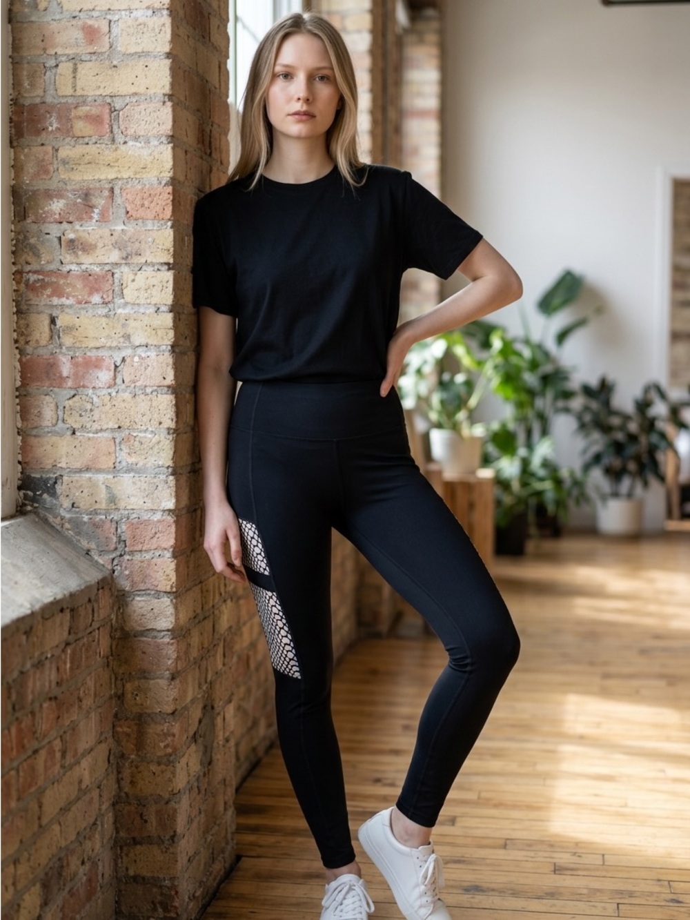 Black Mesh-Panel Leggings with Nude Lining - Women